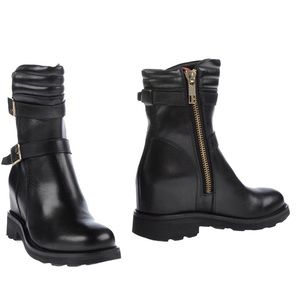 Dirk Bikkembergs 8 womens - runs large - leather