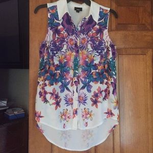 Mossimo pretty floral top.