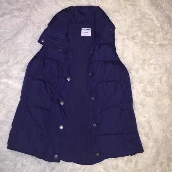 XS navy blue puffy vest goes great with a lot!