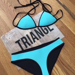 TRIANGL BATHING SUIT!