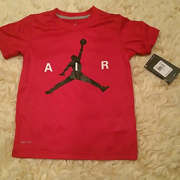 Nike boys shirt
