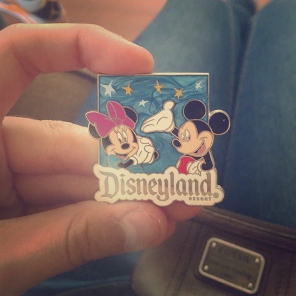 Disneyland Resort Exclusive Vacation Pin