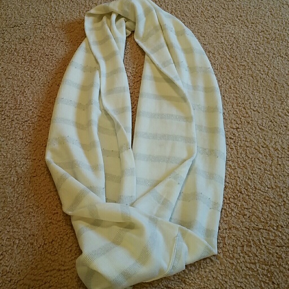 Infinity Scarf! - Picture 3 of 3