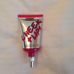 model co cheek and lip tint