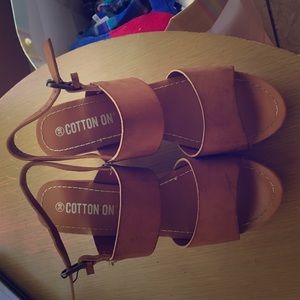 Cotton on wood wedges