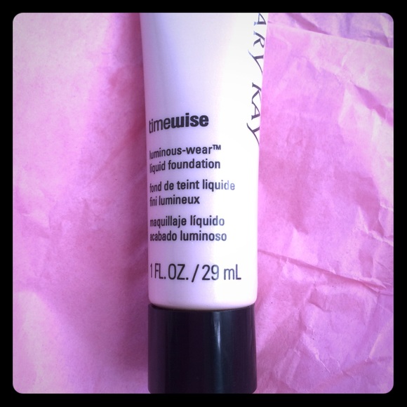 Time Wise Luminous Foundation