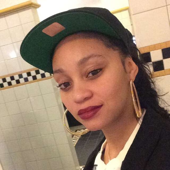 Meet your Posher, Crystal - Picture 1 of 1