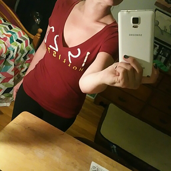 Printed Hollister v neck