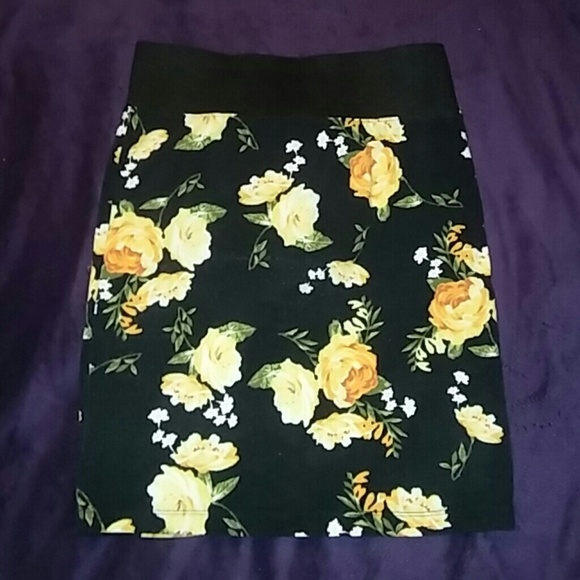 Tight flower skirt