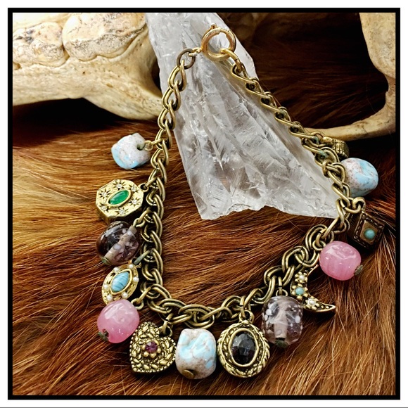 Vintage Jewelry - 🎉HP🎉Vintage Art Glass And Stones Charm Bracelet