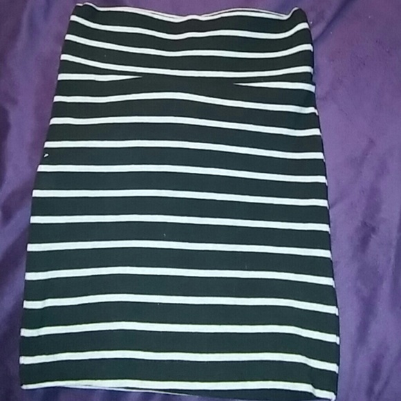 Tight striped skirt - Picture 1 of 1