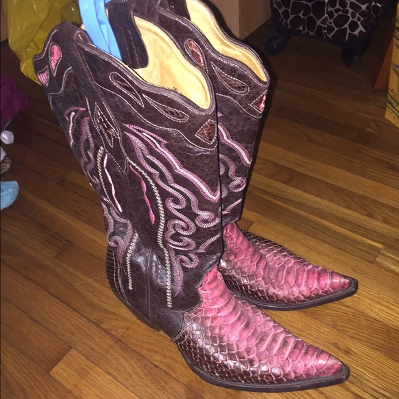 SOLD Corral pink Python boots - Picture 1 of 4