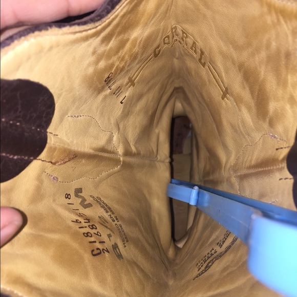 SOLD Corral pink Python boots - Picture 3 of 4