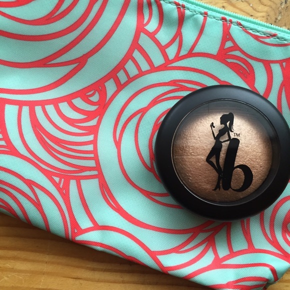 Be a bombshell baked bronzer