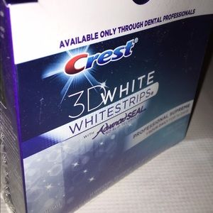 Crest 3D Whitestrips with advanced seal technology