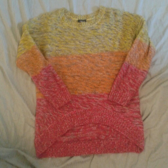 Sweater - Picture 1 of 2