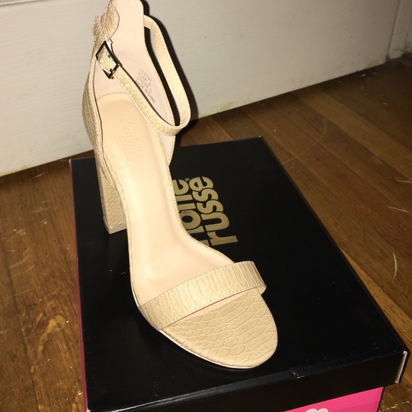 Camel Sandals - Picture 3 of 4