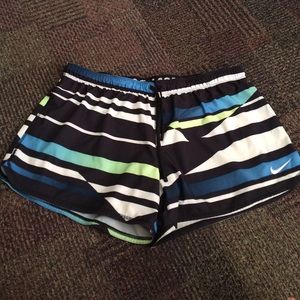 Nike 2-in-1 running shorts size XL