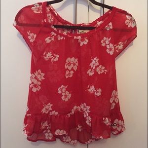 Cute flowered top 🌺