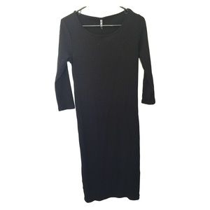 Black quarter sleeve length dress