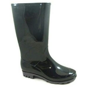 Black rain boots