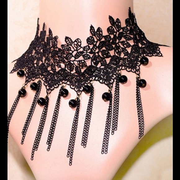 Sold!🚩lace flower necklace