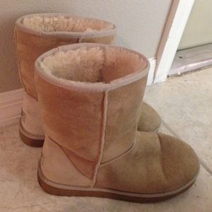 Tan Ugg Boots (SOLD)