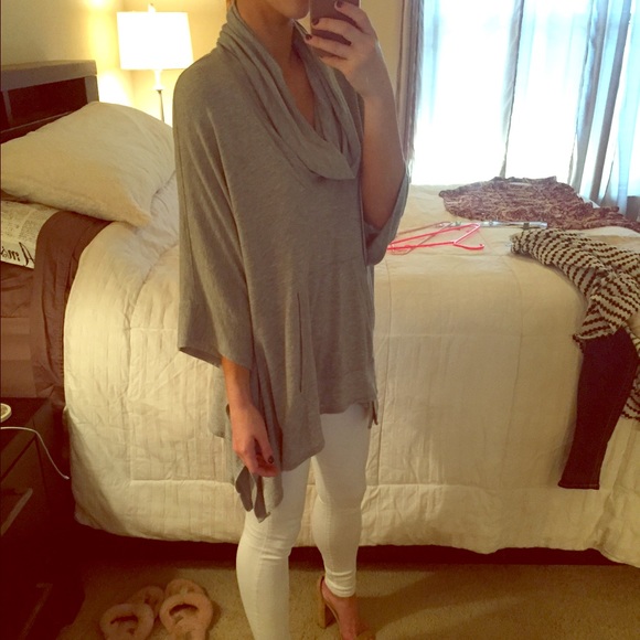 Gray shirt/poncho by splendid