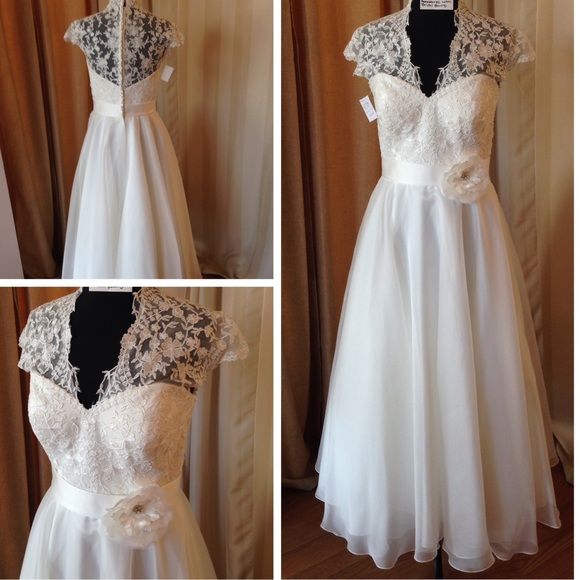 Sincerity Dresses & Skirts - Sincerity Bridal Gown