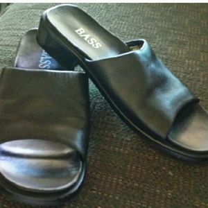 Bass Leather Slides