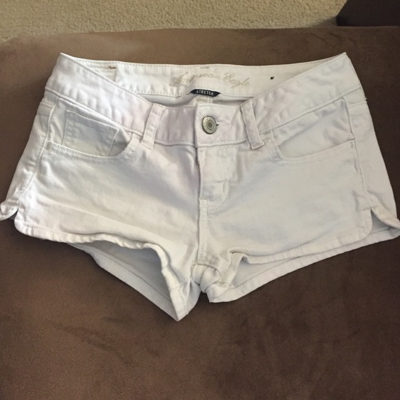 American Eagle white shorts