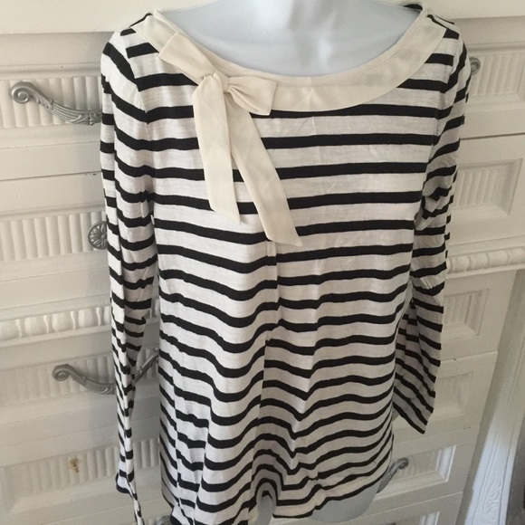 Ann Taylor Tops - Very cute Ann Taylor Loft scoop neck long sleeve