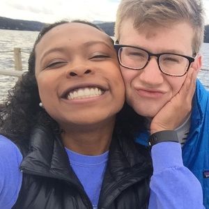 Meet your Posher, Nia