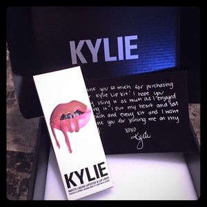 🚨 CANDY K 🚨 Kylie Jenner Lip Kit BRAND NEW!