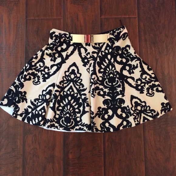 Black and cream colored skater skirt from papaya