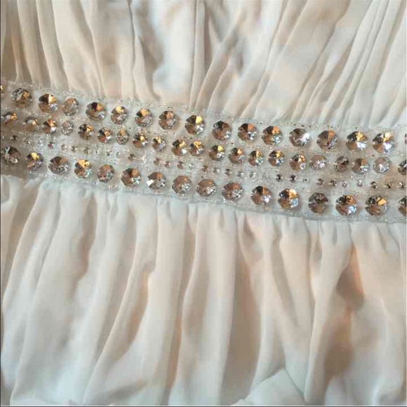 Short white homecoming dress - Picture 3 of 4