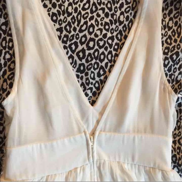 Short white homecoming dress - Picture 4 of 4