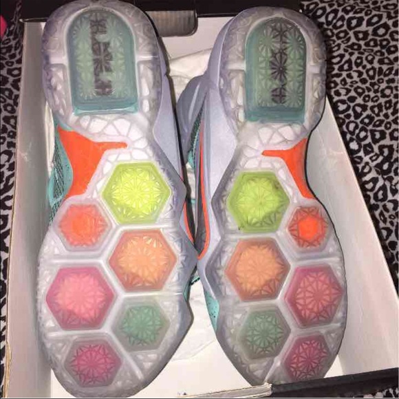 LeBron XII - Picture 2 of 4