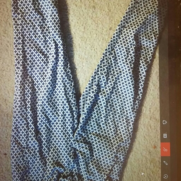 Blue and white patterned pant