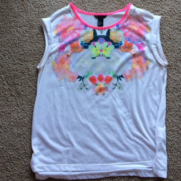 SHORT SET - Picture 2 of 3