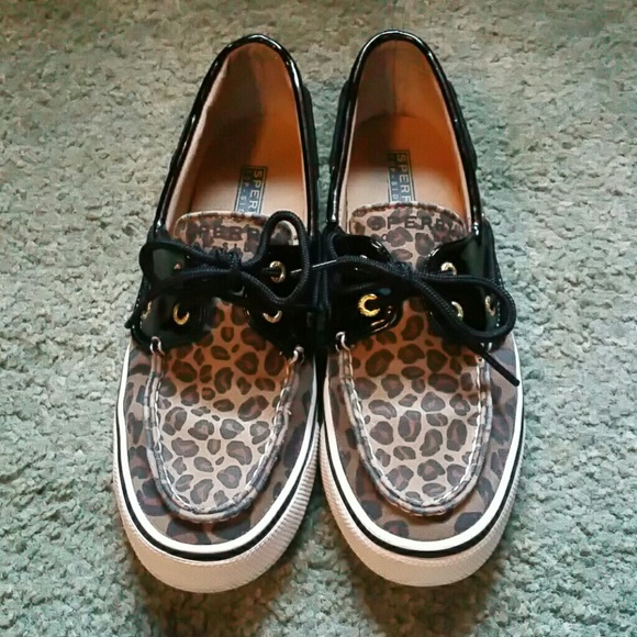 Leopard print Sperry's