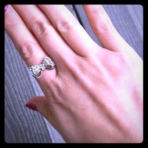 🎀 Beautiful White Pave Bow Ring NWT Fits sz 6-9
