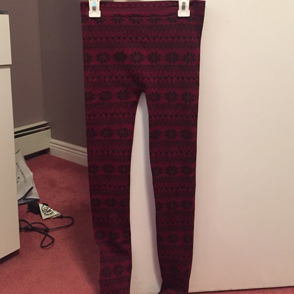 Dark black and red patterned leggings