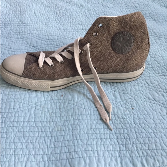 Converse in great shape Men's Size 12 MSRP $50 - Picture 2 of 4