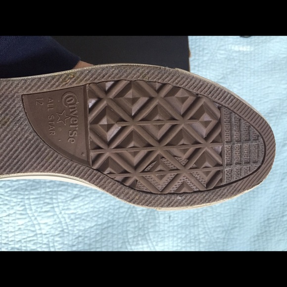 Converse in great shape Men's Size 12 MSRP $50 - Picture 3 of 4