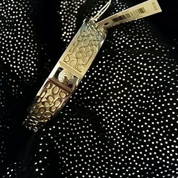 🔴sold!  Coach 1/2 inch signature bangle. - Picture 1 of 2