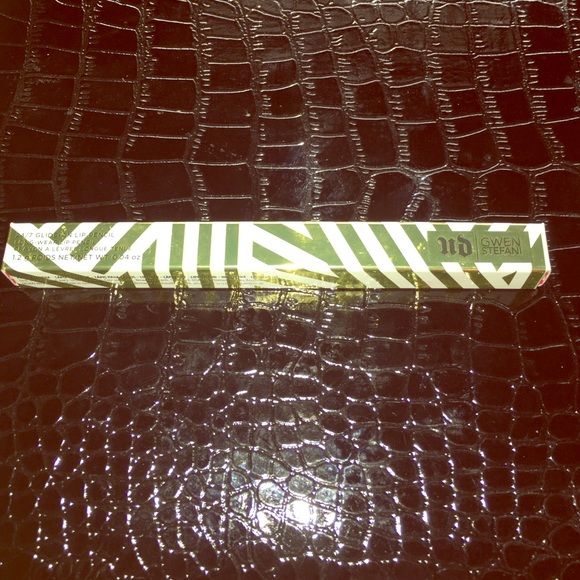 Lip liner
