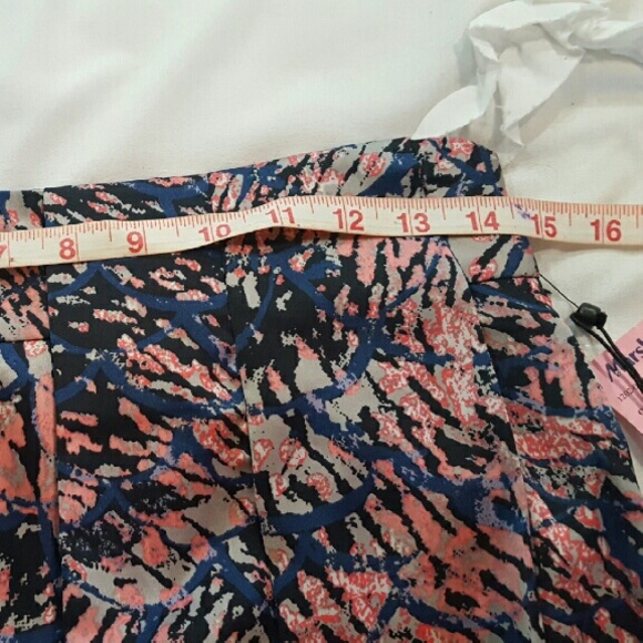 💕Printed Skirt💕 - Picture 3 of 4