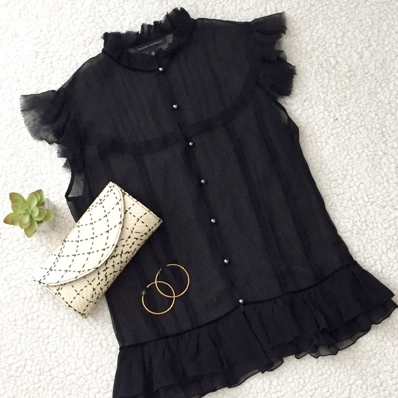 Banana Republic Tops - Chic & Sheer Banana Republic Blouse