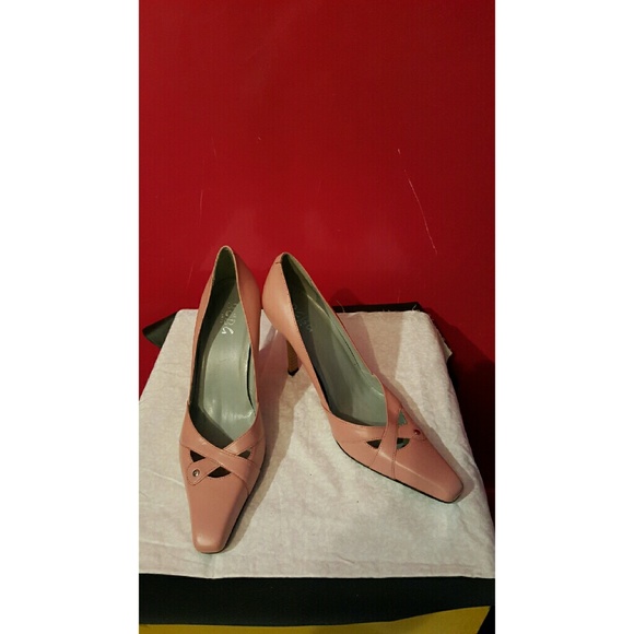 Shoe